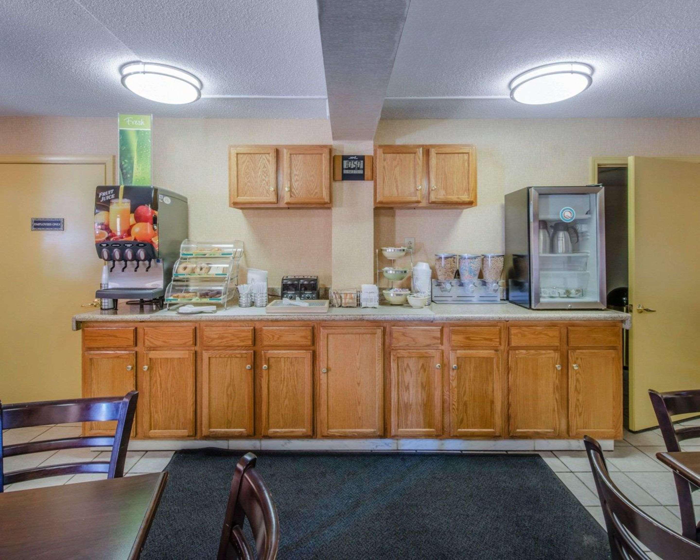 Quality Inn Barkeyville Exterior foto