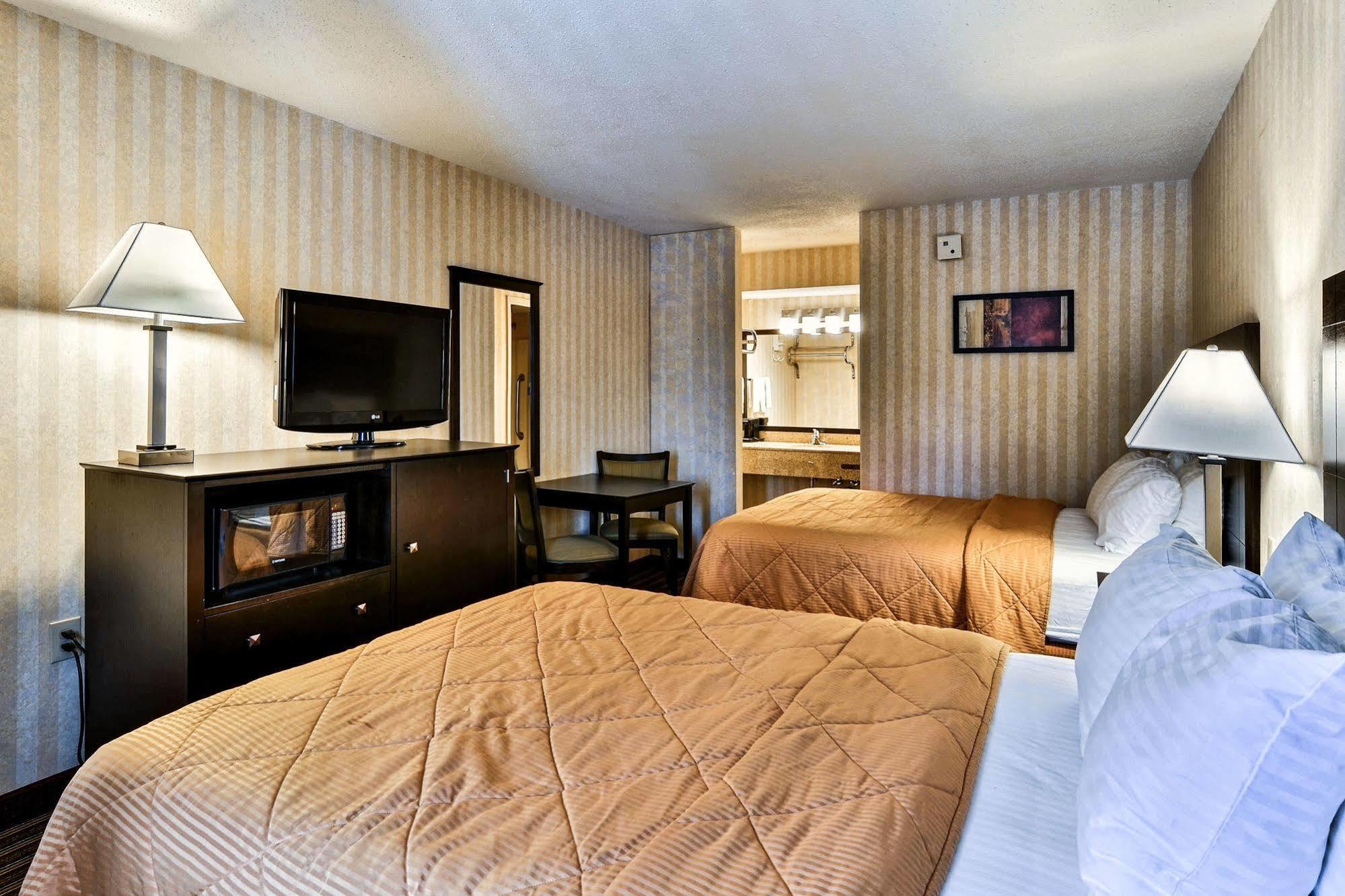Quality Inn Barkeyville Exterior foto